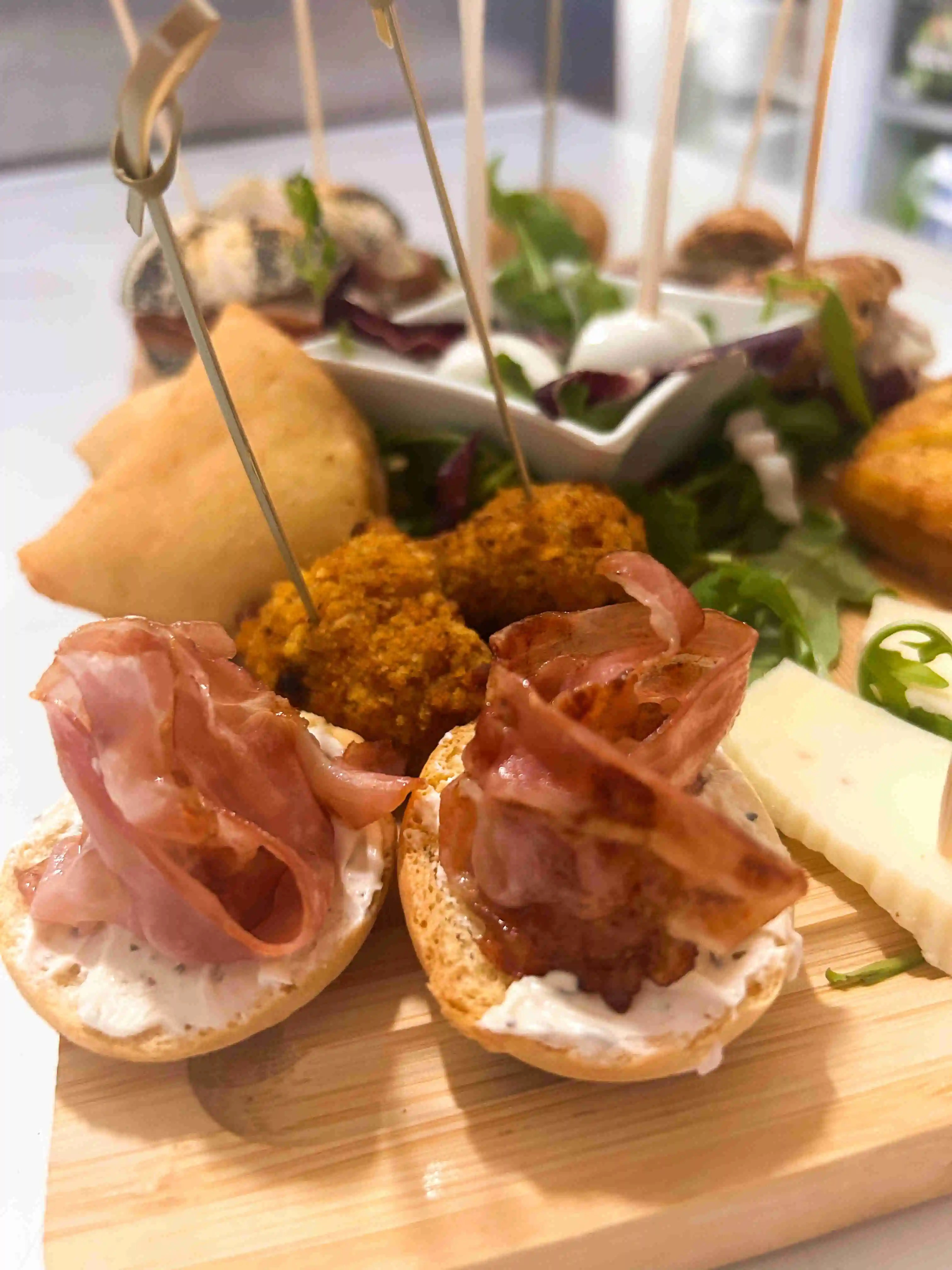 Aperitivo con stuzzichini sfiziosi